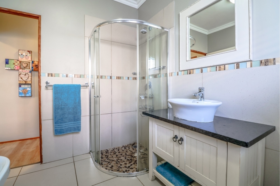 4 Bedroom Property for Sale in Kraaibosch Country Estate Western Cape